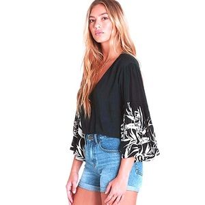 Billabong Tropical Island Hopping Top Large Black White Flare Print Sleeves NWT